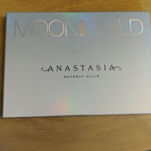 Anastasia Beverly Hills Moonchild